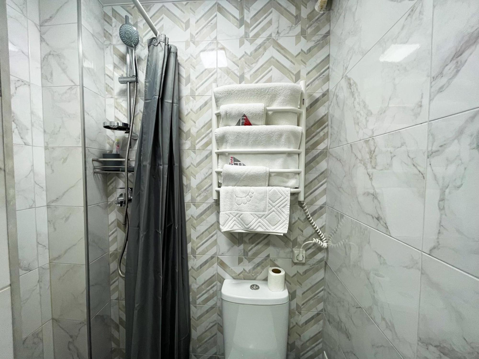 Myfreedom Апартаменти Метро Кловська, Військовий Госпіталь Kiev Exteriör bild